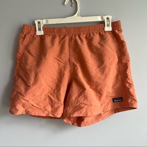 Women’s Patagonia Size Medium Baggies shorts Peach/Pink/Orange